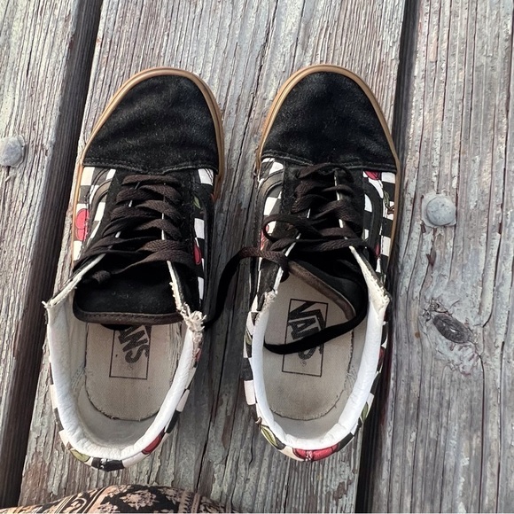 Women’s cherry Old Skool Vans - Picture 7 of 8